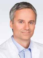 The doctor Osteopath Dániel